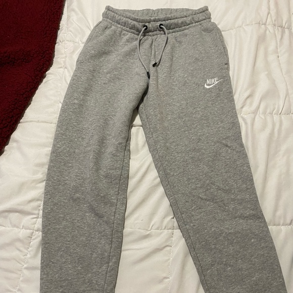 grey nike sweatpants